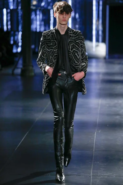 Look 63